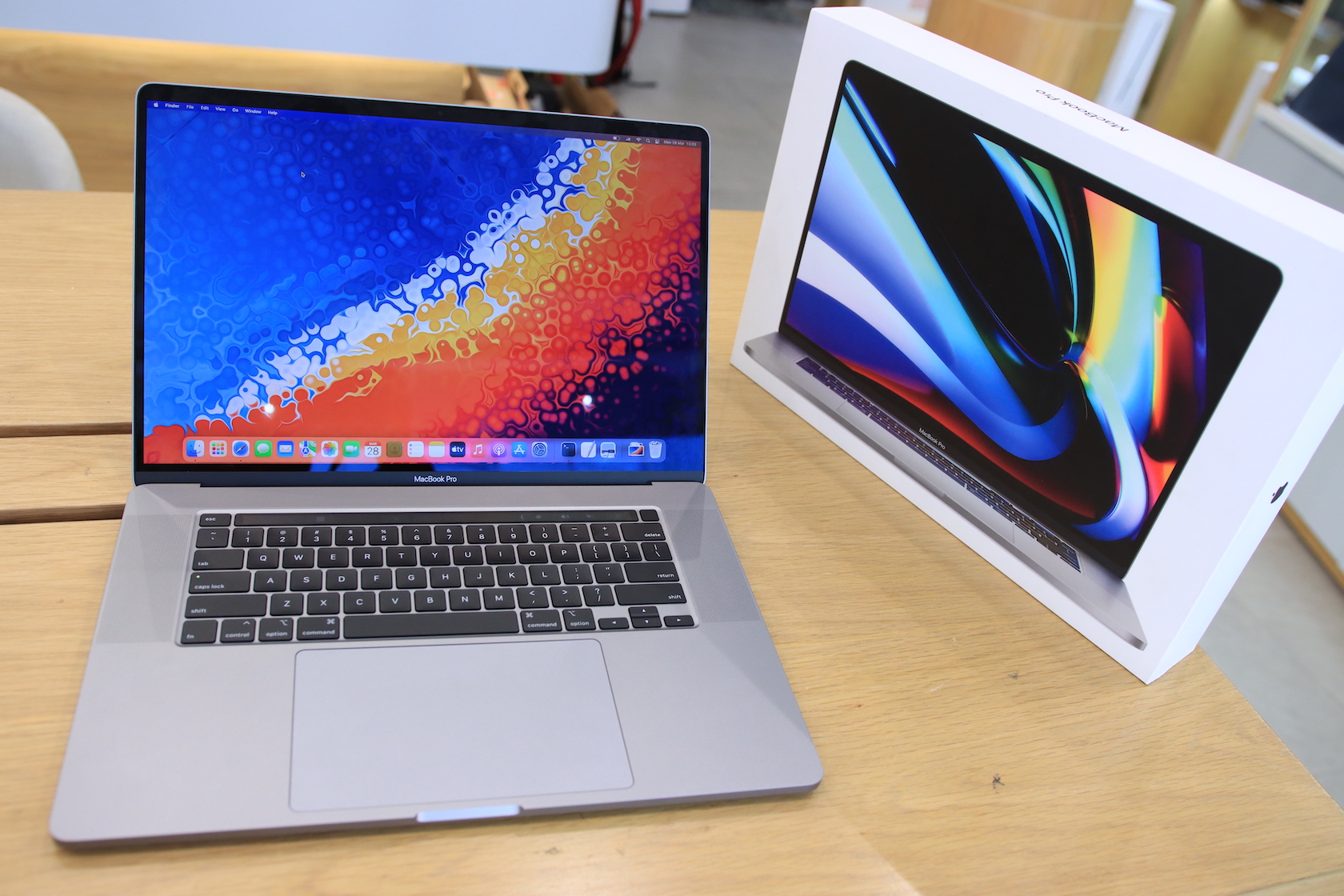 New 99% 】Macbook Pro 16 inch 2.6GHz 6-Core I7 32GB 1TB SSD New 99% 】Macbook Pro 16 inch 2.6GHz 6-Core I7 32GB 1TB SSD